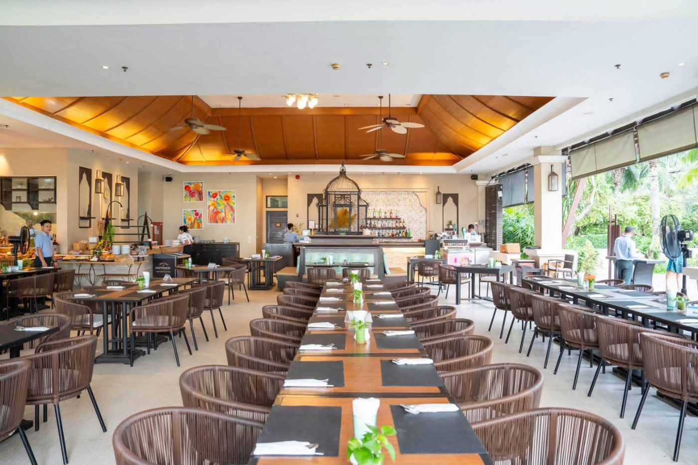 ร้านอาหารรีว่าบีช เรสเตอร์รอง